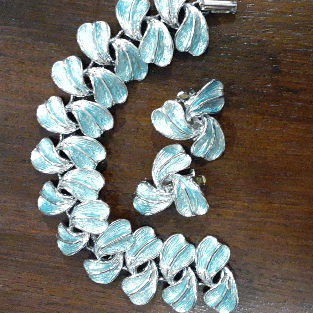 Vintage Bracelet Clip Earring Powder Blue/silvertone water lily design Unbranded